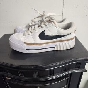 Womens Nike Sneakers